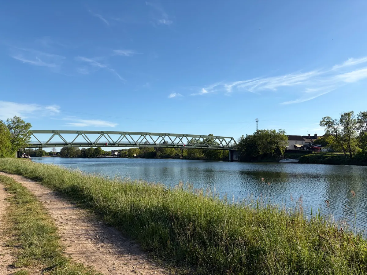 VTT électrique Lamarche-sur-Saône à Pontailler part le bord de Saône