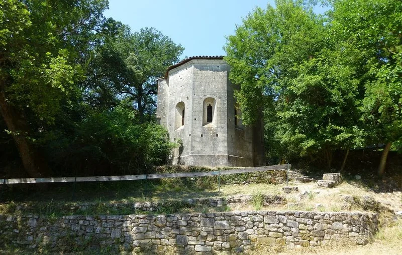 Randonnée Prieuré de Carluc · Céreste-en-Luberon