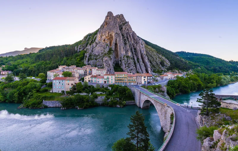 Randonnée Sentier botanique du Molard · Sisteron
