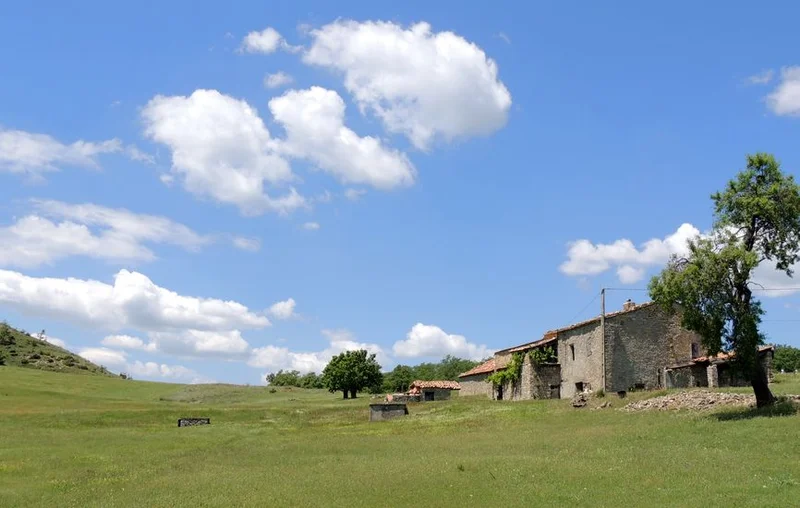 Randonnée Vieux Montlaux · Montlaux