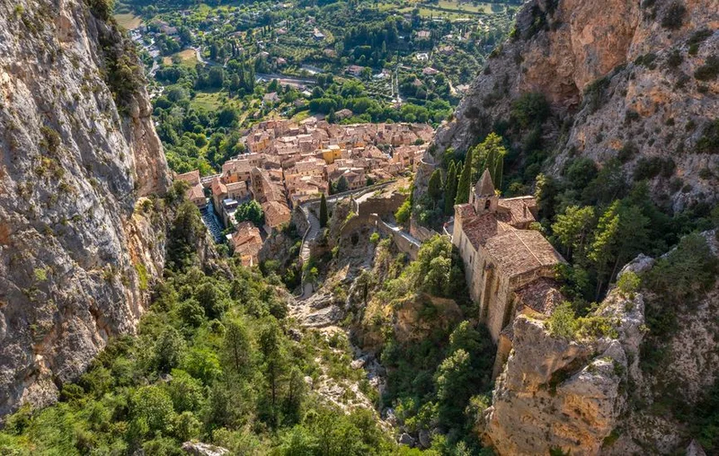 Randonnée Tour du village par Les Claux · Moustiers-Sainte-Marie