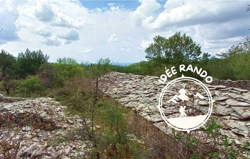 Randonnée Tour de Vachères · Vachères