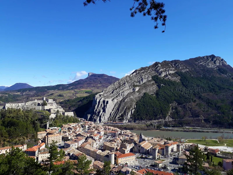 Randonnée Le tour de la Colle · Sisteron