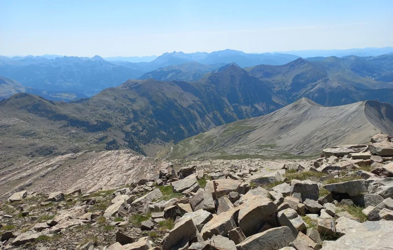 Randonnée Le sommet de l'Estrop (2 961 m) en 2 jours