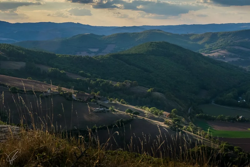 Randonnée Les pressoirs et les tombes rupestres de Savignac
