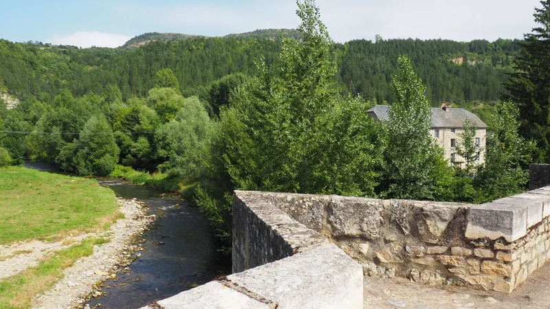 Randonnée Le sentier des Chades · Chirac