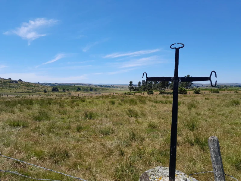 Randonnée Prinsuéjols, autour du calvaire du Roc de la Guse