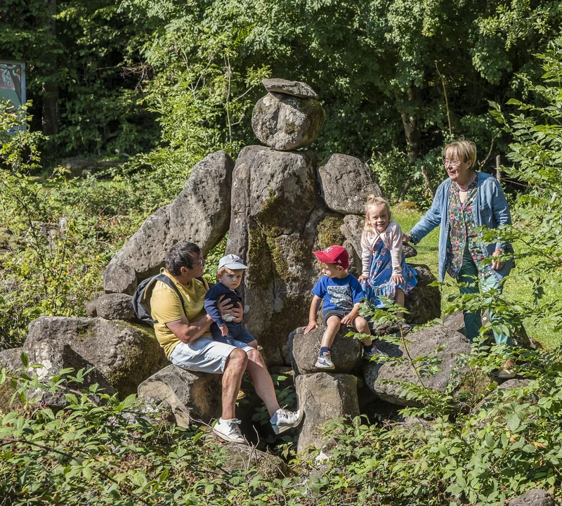 Randonnée Sentier de l'imaginaire - Du Magma à la pierre " Le parcours de la coulée de lave"