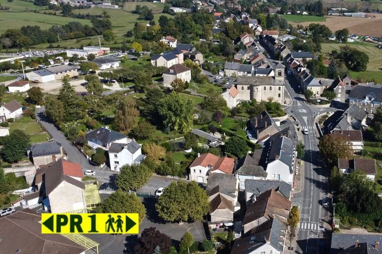 Randonnée Autour du village de Lanuéjouls (PR 1) · La Vayssière