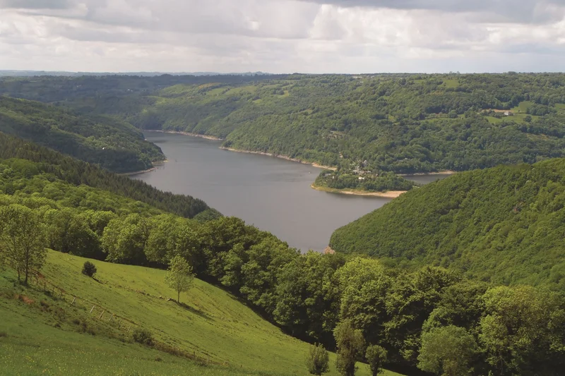 Randonnée Les berges du lac de Sarrans