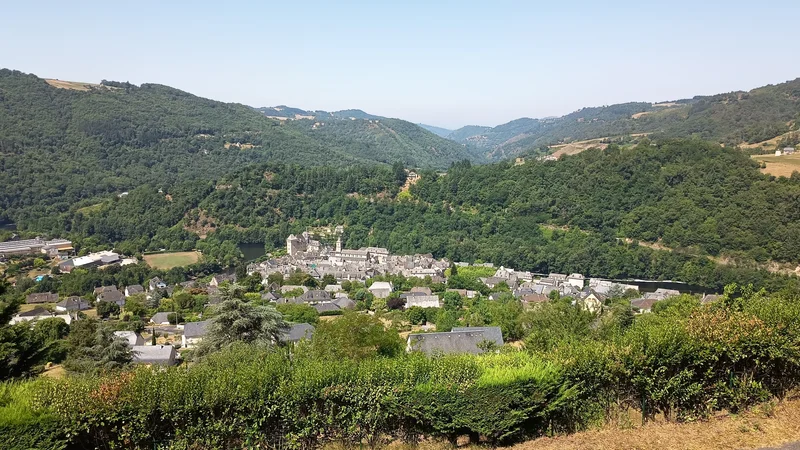 Randonnée Sur les traces du Mas del Rieu - Peyrebrune · Entraygues-sur-Truyère