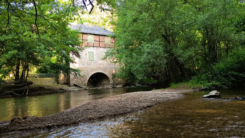 Randonnée La comtale : entre pierre et rivière