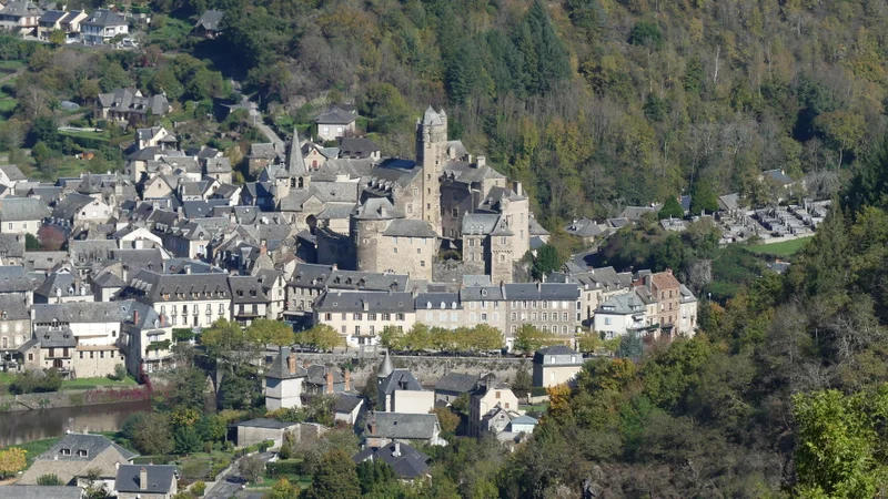 Randonnée Du schiste au calcaire de Sébrazac · Estaing