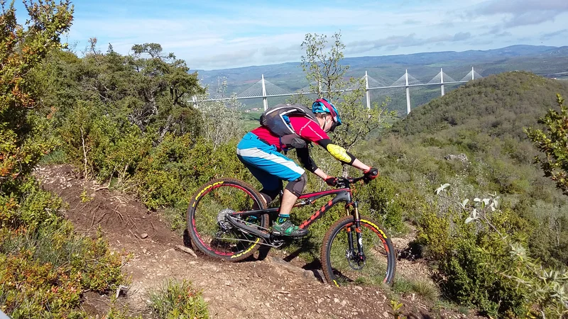 VTT VTT N°60 - Viaduc et Causse du Larzac
