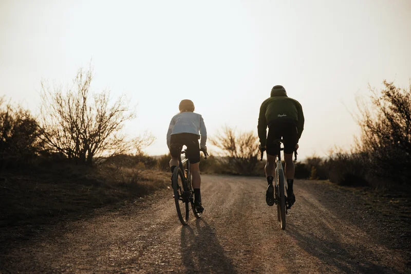 Vélo de route Gravel N°10 - Ascension sur le Larzac depuis Millau