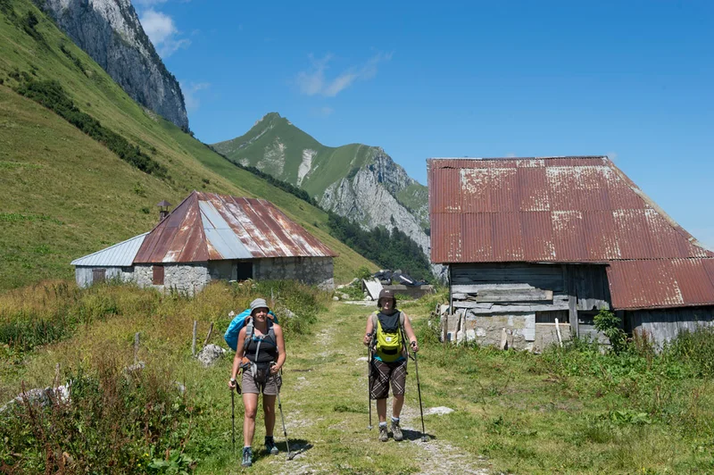 Randonnée GRP® Le tour de l'Arcalod - Étape 2 · Jarsy