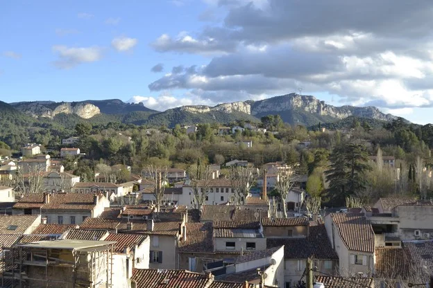 Randonnée AURIOL - À la découverte du village