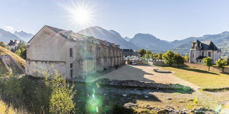 Randonnée EYGLIERS - Mont-Dauphin village fortifié