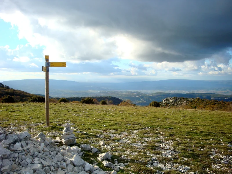 Randonnée LOURMARIN - Combe des Cavaliers et Pelat de Buoux