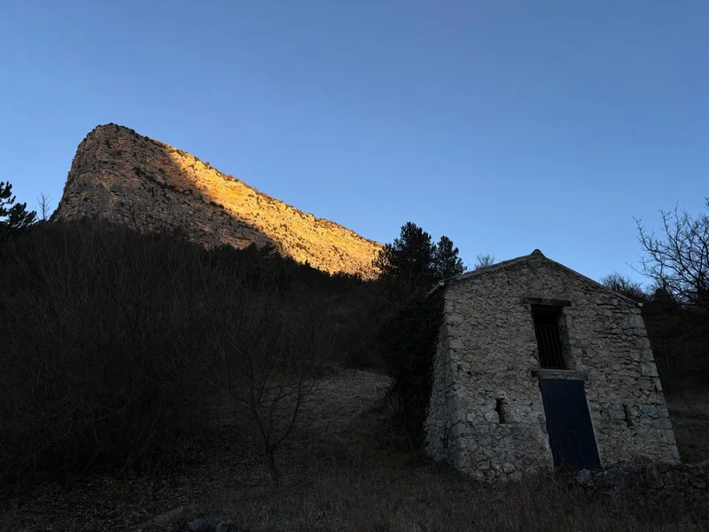 Randonnée REMUZAT - Le rocher du Caire
