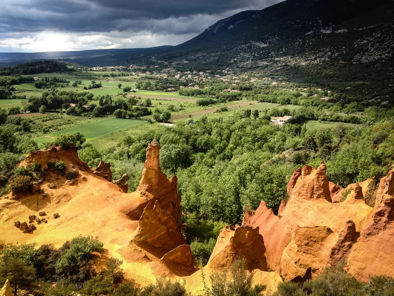 Randonnée RUSTREL - Tour du Colorado provençal et dalle à empreintes