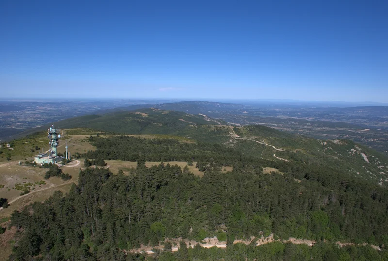 Randonnée CABRIÈRES-D'AIGUES - Le Mourre Nègre, côté sud