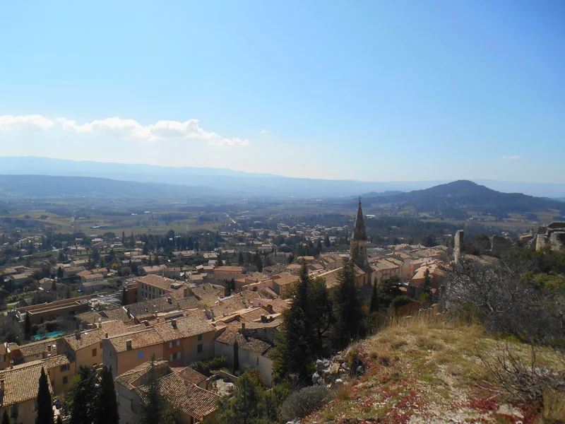 Randonnée SAINT-SATURNIN-LÈS-APT - Des moulins au château et rues du village · Saint-Saturnin-lès-Apt