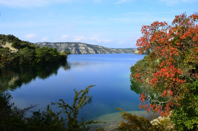 Randonnée GREOUX-LES-BAINS - Le Tour du lac d'Esparron