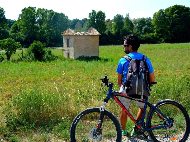 VTT RIEZ - Les Pigeonniers et Cabanons à VTT
