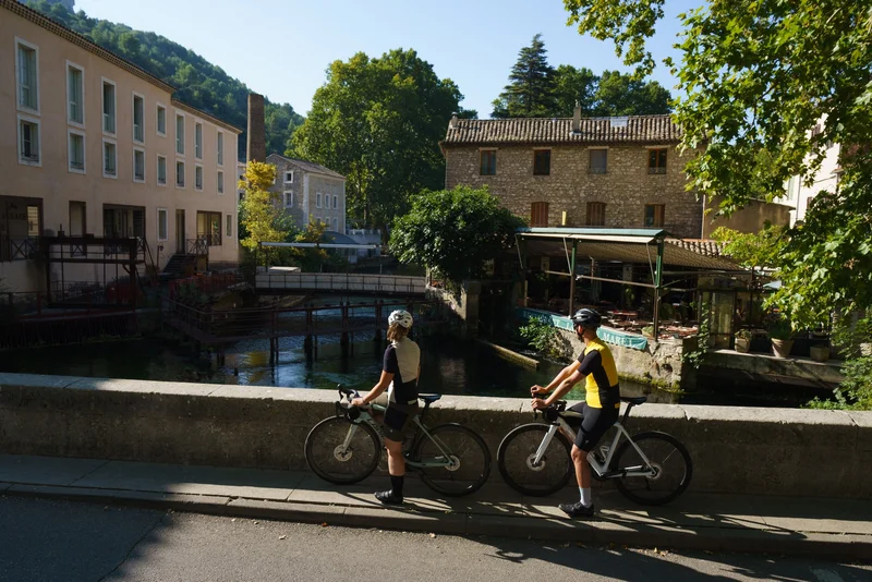 Vélo de route ROBION - Du Calavon au Pays des Sorgues à vélo