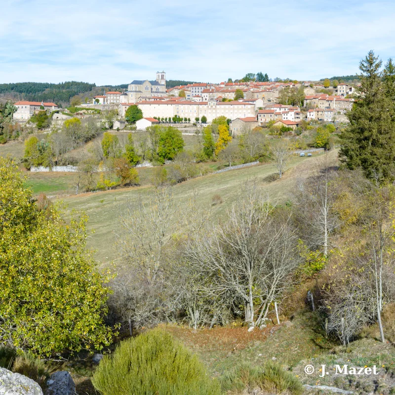 Randonnée PR125 Les châteaux — Pradelles
