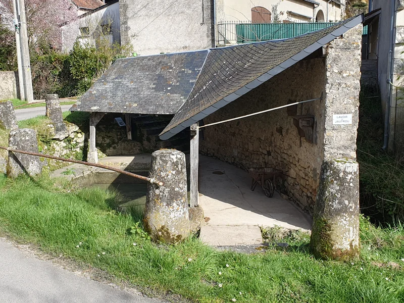 Randonnée Lavoirs et Collégiale des Roches Tranchelion - variante 2 — Avon-les-Roches