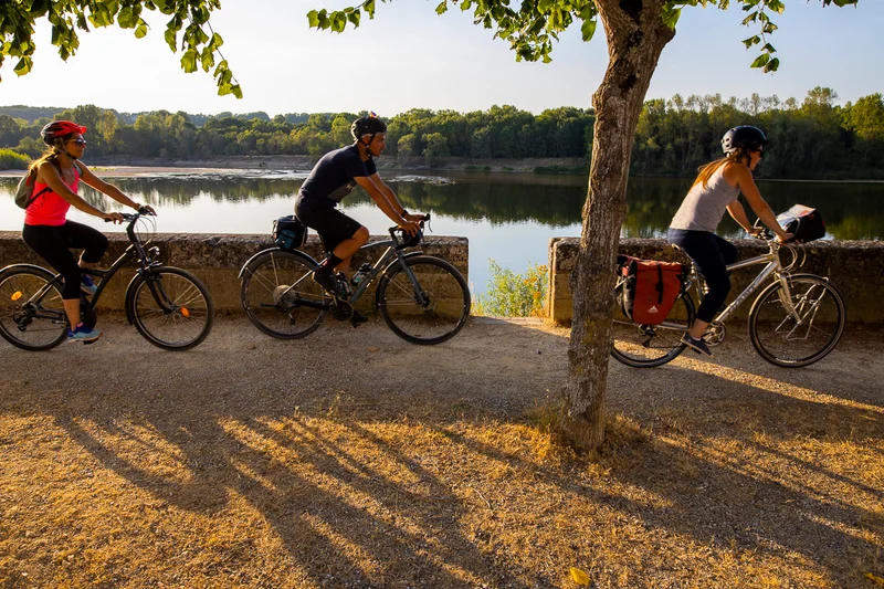 Vélo de route La Cyclo-Bohème en Terres d'Azay Chinon Val de Loire — Bréhémont
