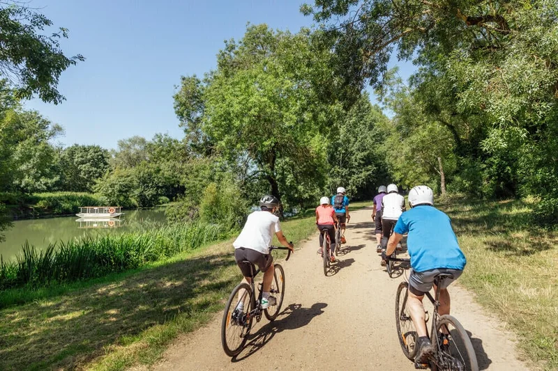 Vélo de route Circuit Gravel praticable en bikepacking - Angers, au fil des rivières — Angers
