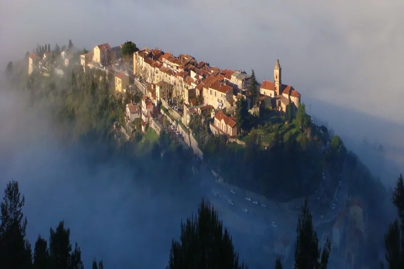 Randonnée Un balcon sur la Méditerranée - Tour franco-italien du Mont Gramondo — Castellar