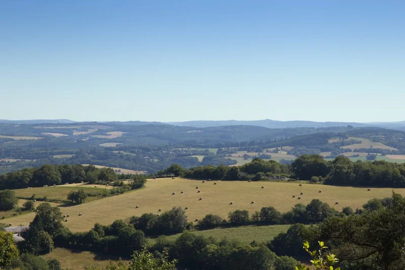 Randonnée Chemin de Sussac au Mont Gargan — Sussac