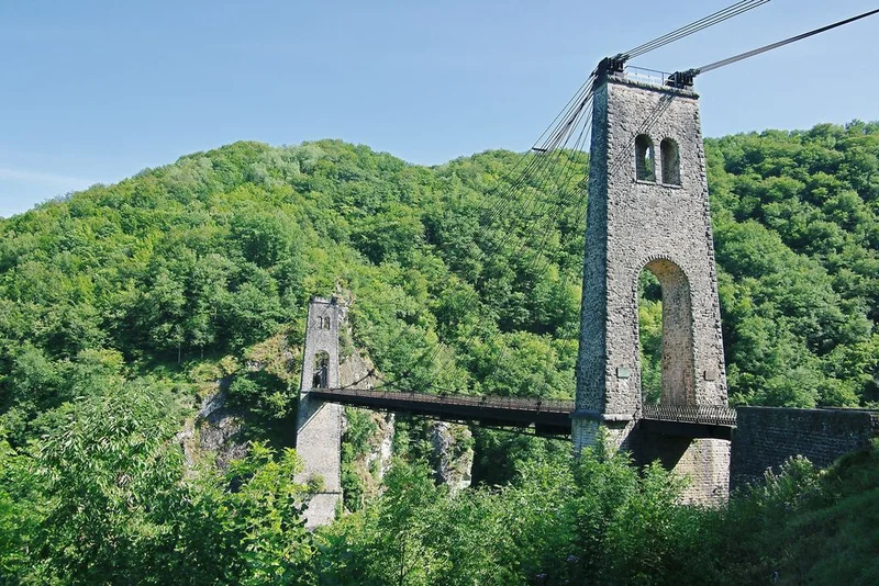 Randonnée Du Pont-Aubert aux Rochers Noirs · Soursac