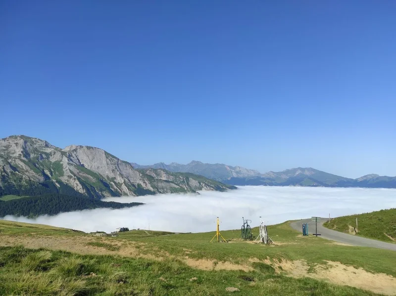 Randonnée GRP® Tour de la Vallée d'Ossau - Etape Granges du Dès - Col d'Aubisque — Béon