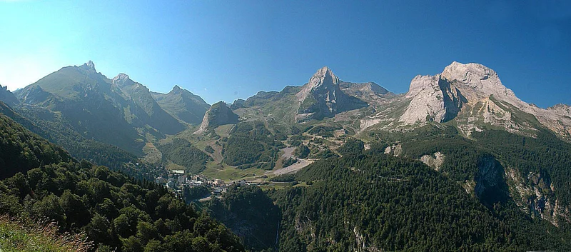 Vélo de route La route des cols Larrau - Aubisque étape n°2 — Menditte