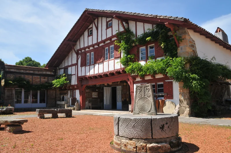 Vélo de route Saint-Pée-sur-Nivelle, patrimoine et baignade — Ustaritz
