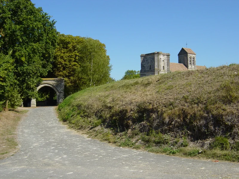 Randonnée V6 - L'église de Nucourt par le bois de l'Ile — Magny-en-Vexin