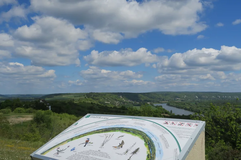 Randonnée De Mantes à Bonnières-sur-Seine par le GRP la Seine Impressioniste (0) — Bennecourt