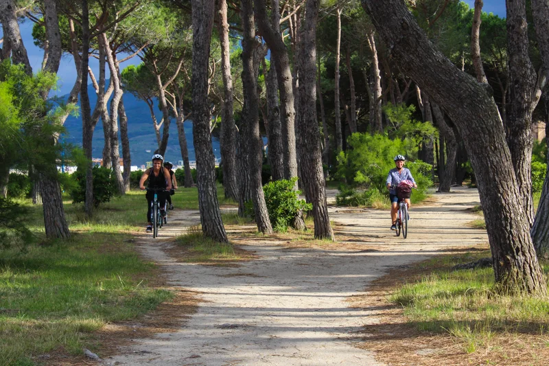 Vélo de route EUROVELO 8 (en direction des plages d’Argelès -> Elne -> St Cyprien) — Argelès-sur-Mer