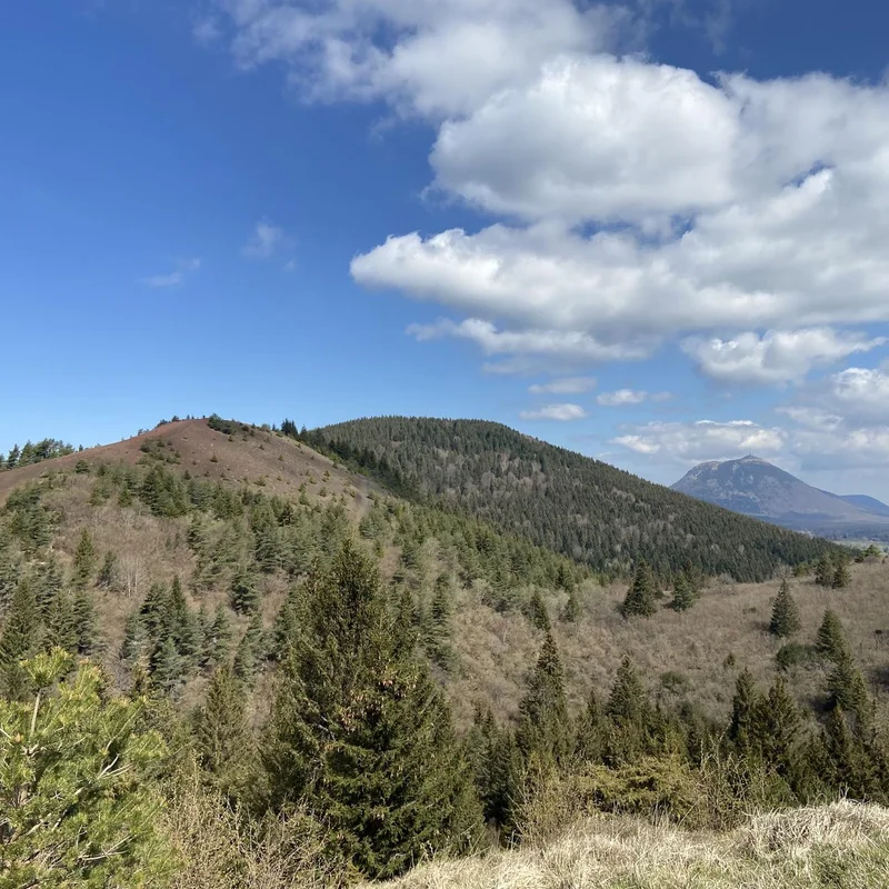 Randonnée Puy de Lassolas en aller-retour — Fontfreyde