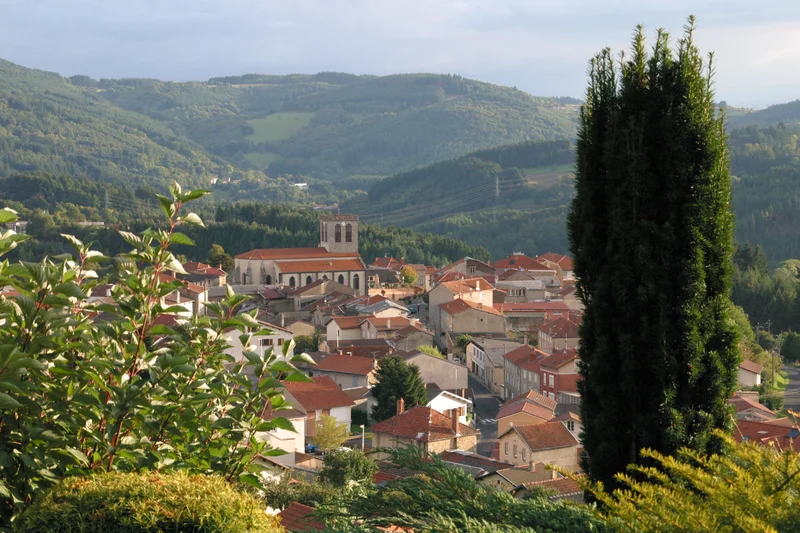 Randonnée Du plan d'eau à la table d'orientation — Saint-Rémy-sur-Durolle