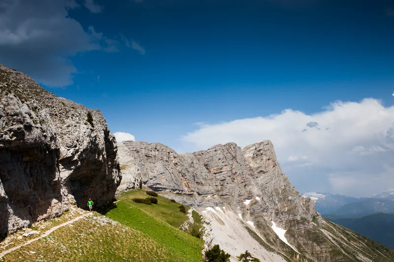 Randonnée Le Pas de la Balme — Château-Bernard