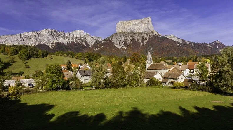 Randonnée Rando famille : Balade sous le regard du géant Mont Aiguille — Chichilianne