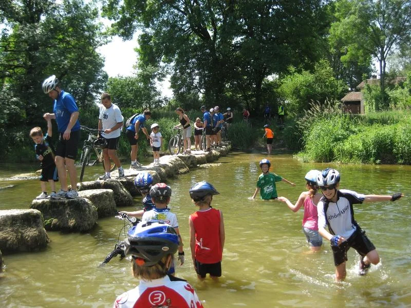 VTT Circuit VTT n°7 (rouge) - Côtes de Villereversure, terres à Comté — Simandre-sur-Suran