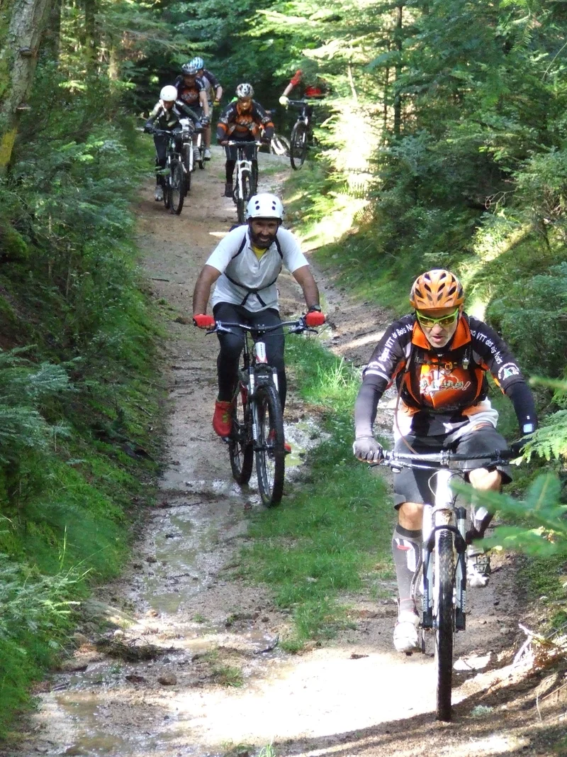VTT Le puy Snidre (circuit n°55) — Saint-Victor-Montvianeix