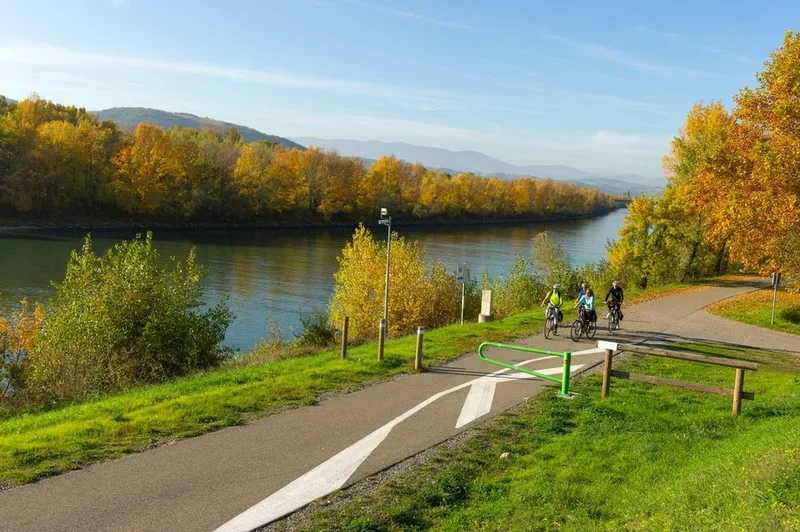 Vélo de route ViaRhôna à vélo - Étape 12 - Sablons / Serrières > Tournon-sur-Rhône / Glun — Sablons